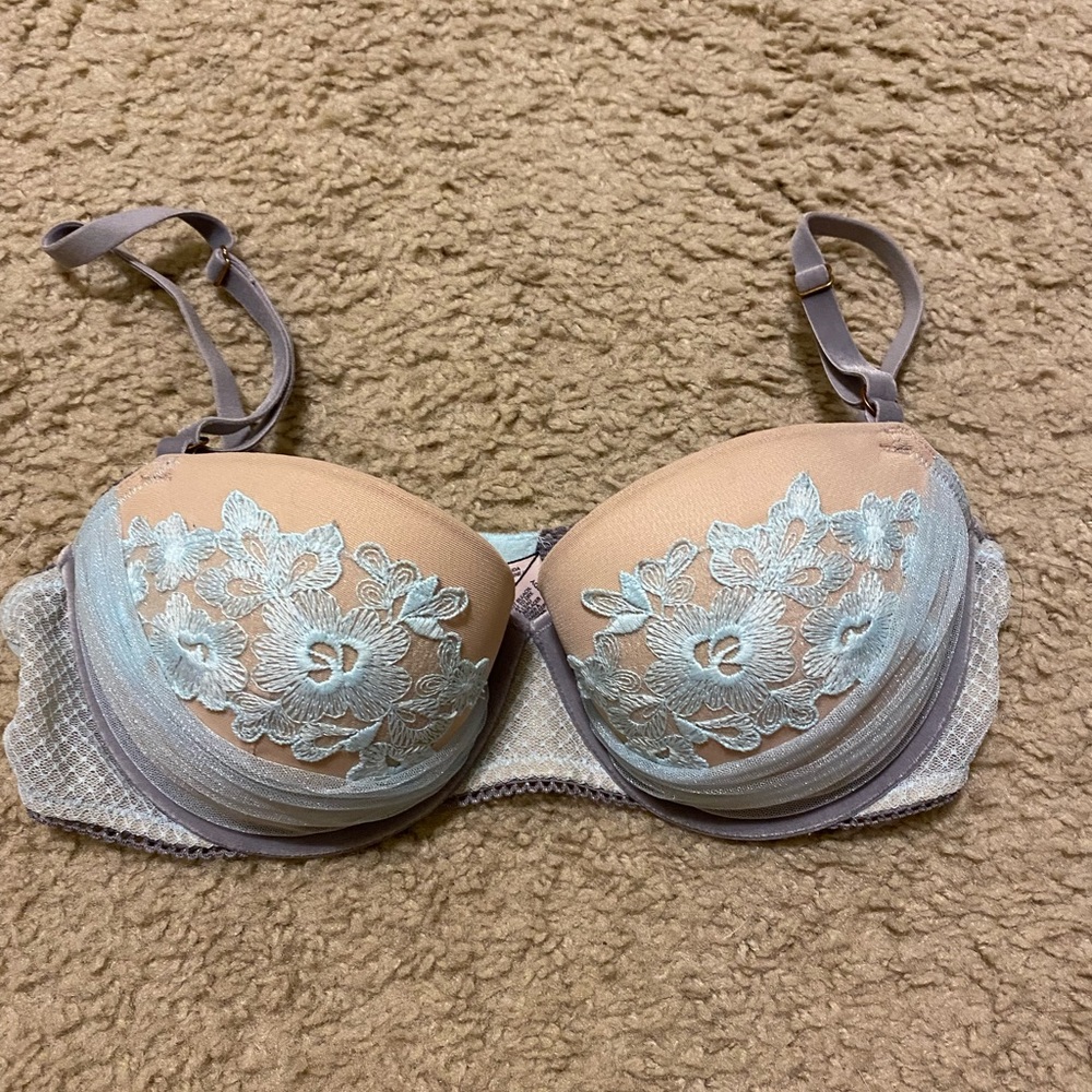Victoria Secrets Lace Bra